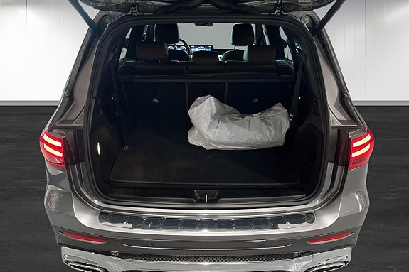 Mercedes-Benz GLB200 13 of 17