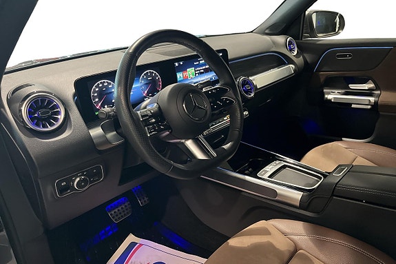 Mercedes-Benz GLB200 7 of 17