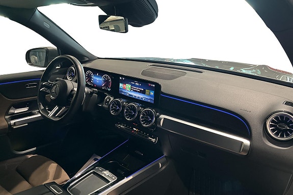 Mercedes-Benz GLB200 11 of 17