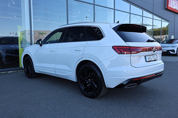 Volkswagen Touareg 8 of 24