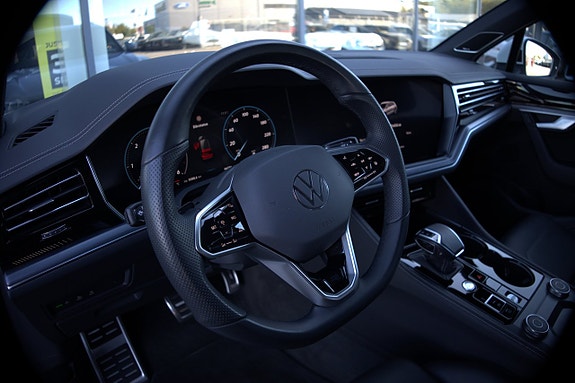 Volkswagen Touareg 10 of 24