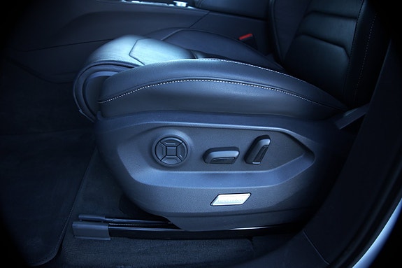 Volkswagen Touareg 12 of 24