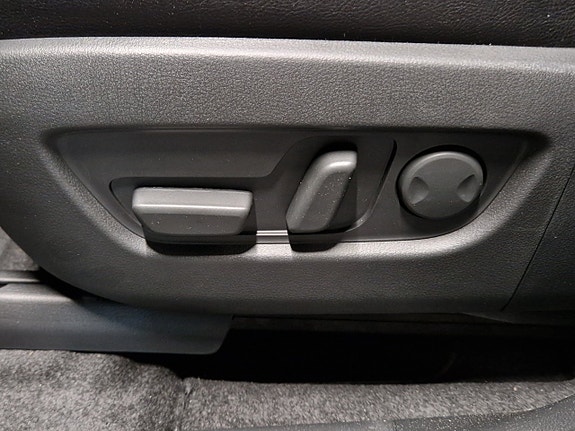 Mazda CX-60 12 of 12