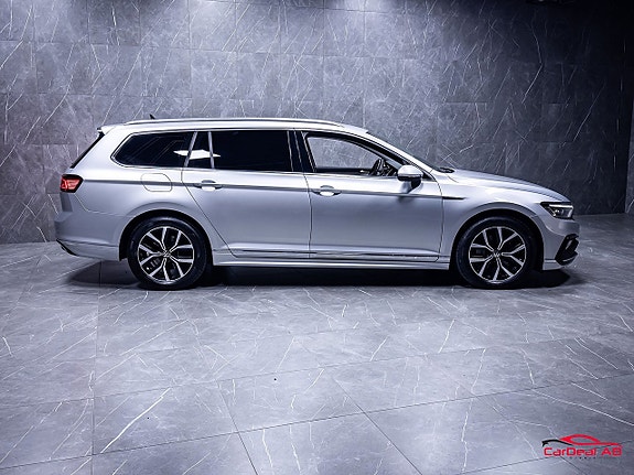 Volkswagen Passat 8 of 30