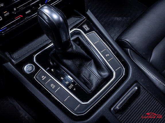 Volkswagen Passat 30 of 30