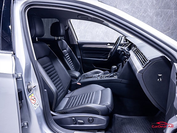 Volkswagen Passat 15 of 30