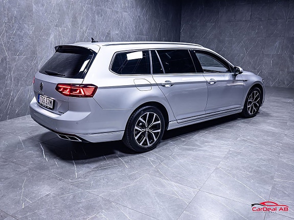 Volkswagen Passat 7 of 30