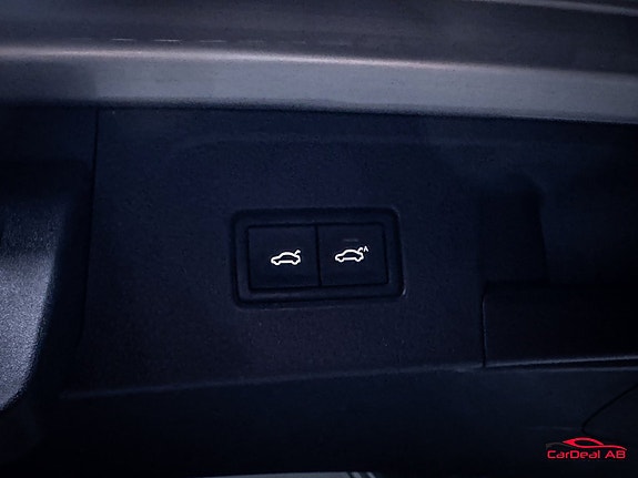 Volkswagen Passat 18 of 30
