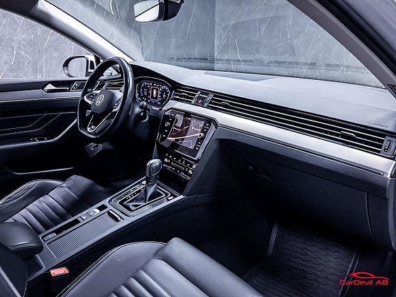 Volkswagen Passat 14 of 30