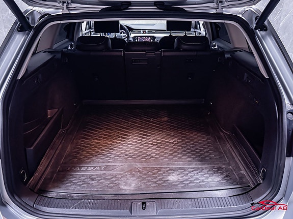 Volkswagen Passat 17 of 30