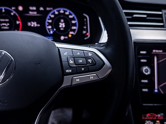 Volkswagen Passat 24 of 30