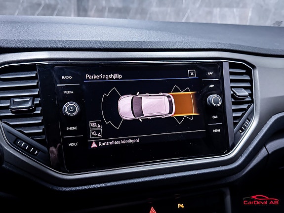Volkswagen T-Roc 25 of 28