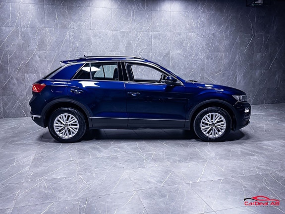 Volkswagen T-Roc 8 of 28