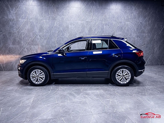 Volkswagen T-Roc 4 of 5