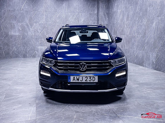 Volkswagen T-Roc 2 of 5