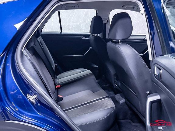 Volkswagen T-Roc 16 of 28