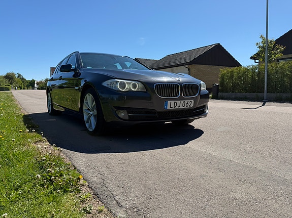 BMW 520d 4 of 5