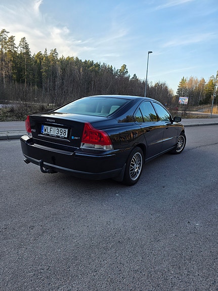 Volvo S60 3 of 5