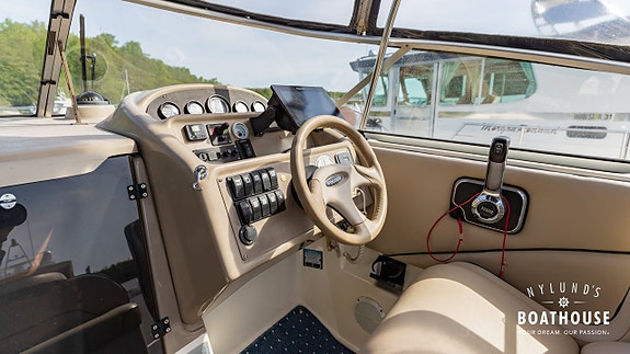 Bayliner Ciera 2655 | Volvo Penta V8-300 C-K 28 of 30