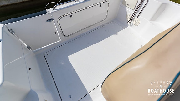 Bayliner Ciera 2655 | Volvo Penta V8-300 C-K 24 of 30