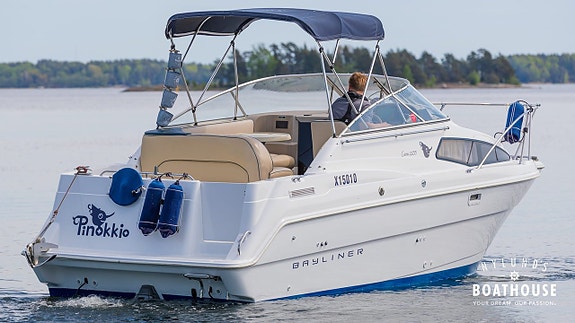 Bayliner Ciera 2655 | Volvo Penta V8-300 C-K 13 of 30