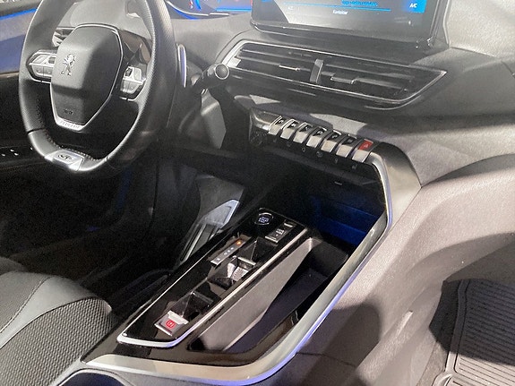 Peugeot 5008 10 of 16
