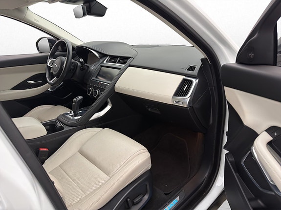 Jaguar E-PACE 22 of 30