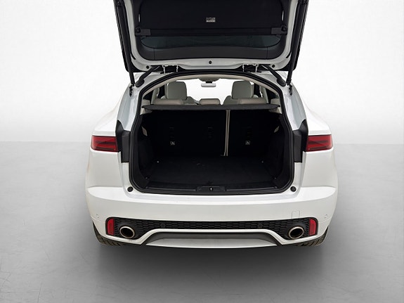 Jaguar E-PACE 25 of 30