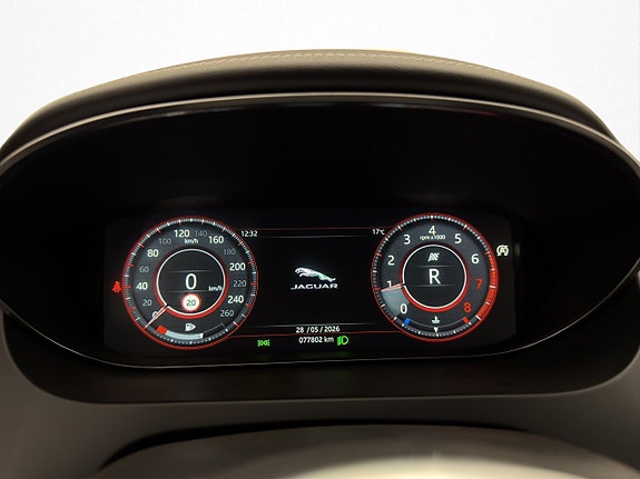 Jaguar E-PACE 15 of 30