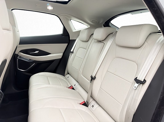 Jaguar E-PACE 24 of 30
