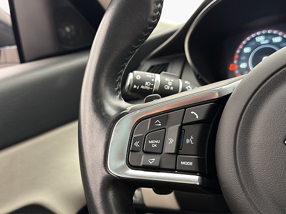 Jaguar E-PACE 14 of 30