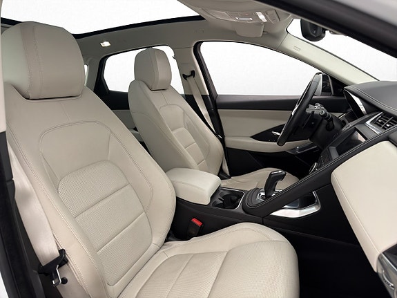 Jaguar E-PACE 23 of 30