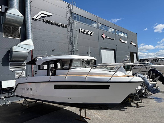 Finnmaster Pilot 8 2017 ink. 2x Yamaha F200