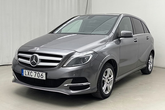 Mercedes-Benz B200 2 of 5