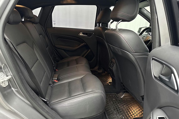 Mercedes-Benz B200 5 of 5
