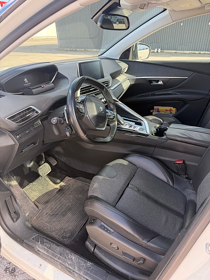 Peugeot 3008 4 of 5