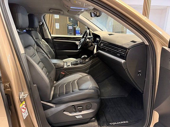 Volkswagen Touareg 23 of 28
