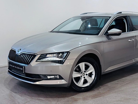 Skoda Superb 2 of 5
