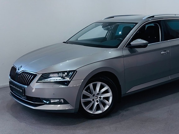 Skoda Superb 2 of 23