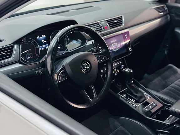 Skoda Superb 9 of 23