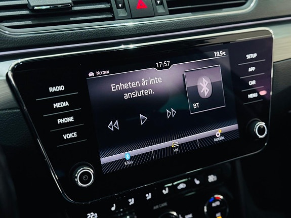 Skoda Superb 15 of 23