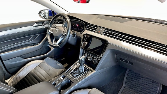 Volkswagen Passat 11 of 14