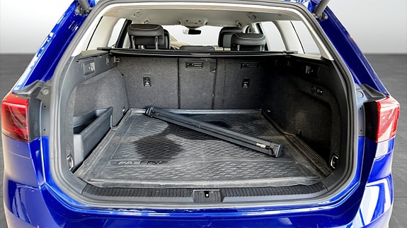 Volkswagen Passat 13 of 14
