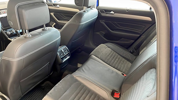 Volkswagen Passat 12 of 14