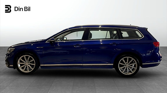 Volkswagen Passat 2 of 5