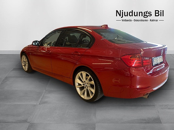 BMW 320d 2 of 5