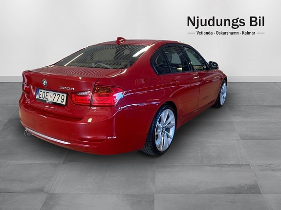 BMW 320d 3 of 5