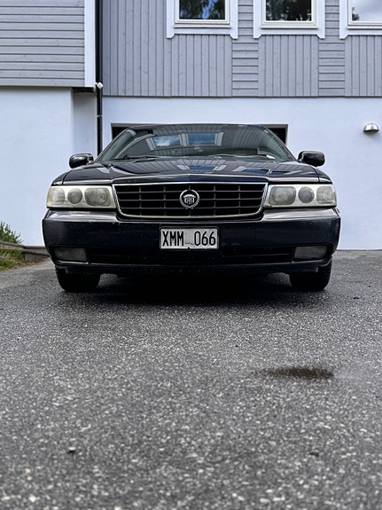 Cadillac Seville STS 2 of 5