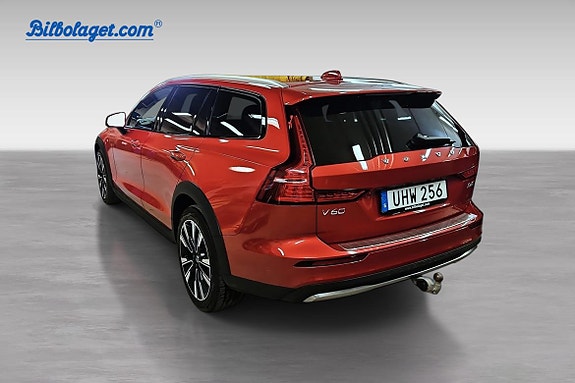 Volvo V60 Cross Country 3 of 5