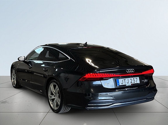 Audi A7 4 of 5